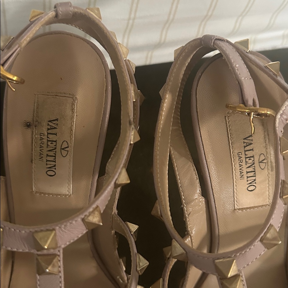 Valentino nude patent leather Rockstud strappy pointy toe heels size 36.5 - Picture 9 of 10
